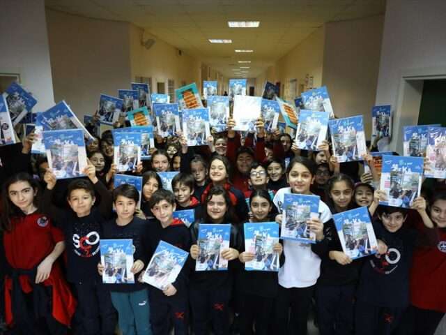 Büyükşehir’den çocuklara karne hediyesi