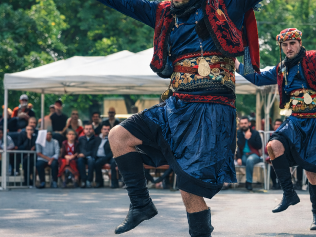 Tavas Zeybeği ve Yerel Oyun Kültürü: Denizli’nin Geleneksel Ritmi